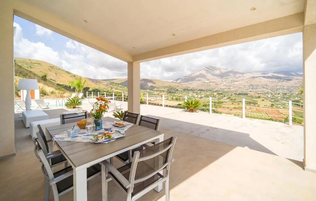 Villa Chicos With Panoramic Private Pool カステッランマーレ・デル・ゴルフォ イタリア